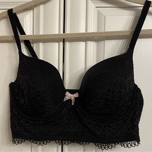 Gently Used Victoria’s Secret 34D Body by Victoria Bra in Black
